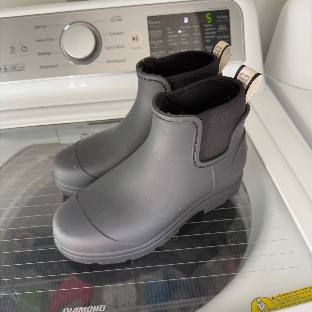 UGG Droplet Rain boots
